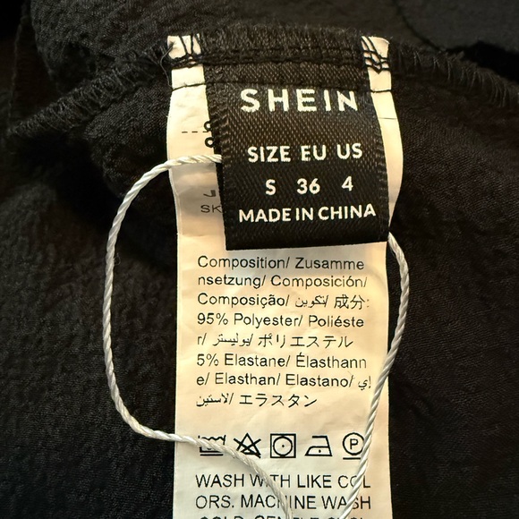 SHEIN Elegant Black Dress with Floral Corset Accent - Picture 2 of 3